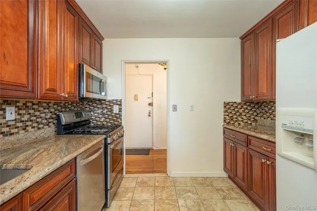 $275,000 | 495 Odell Avenue, Unit 8R, Yonkers, NY 10703