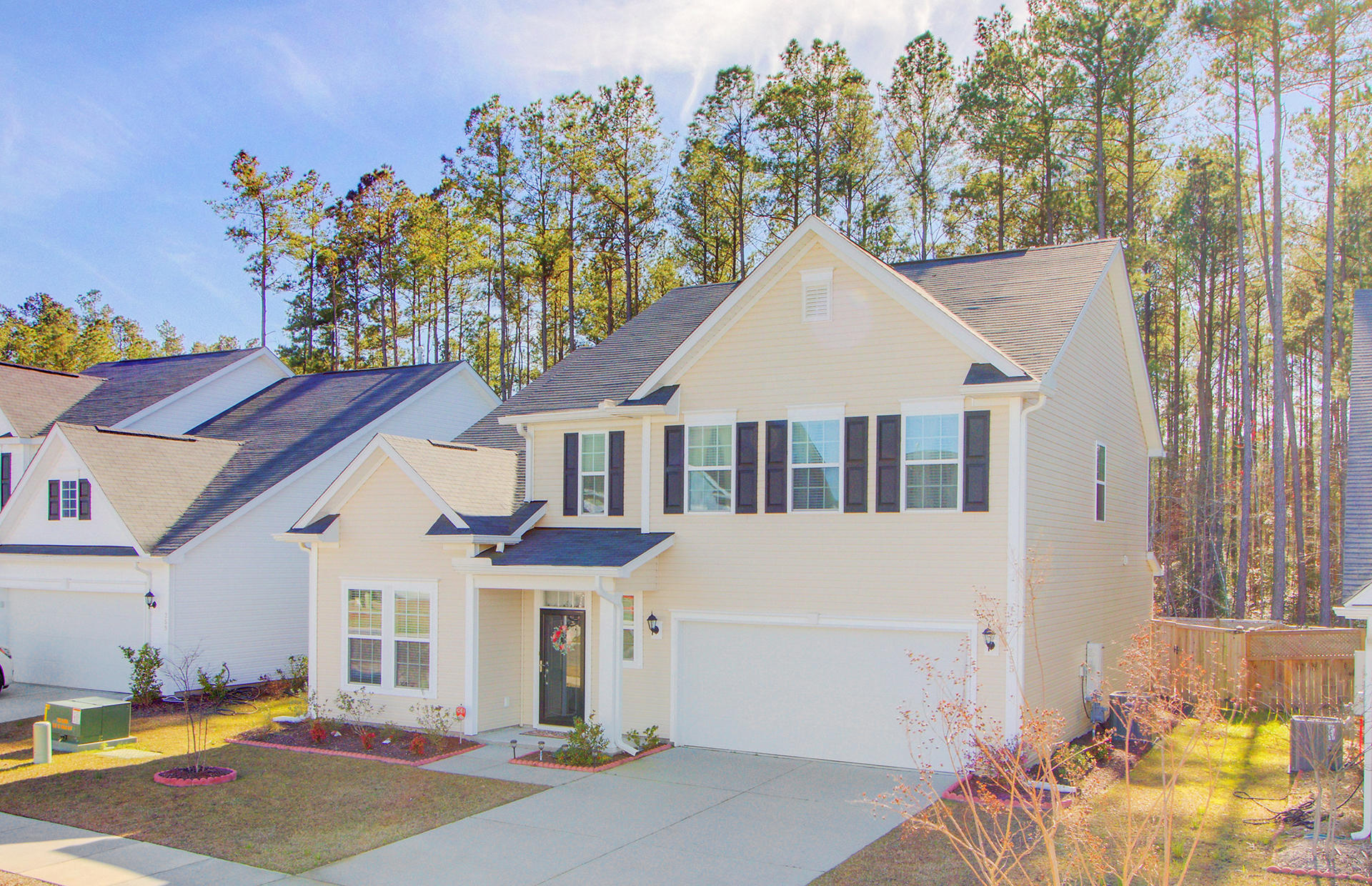 255 Spectrum Road Summerville, SC 29486 - Photo 3 of 32 3