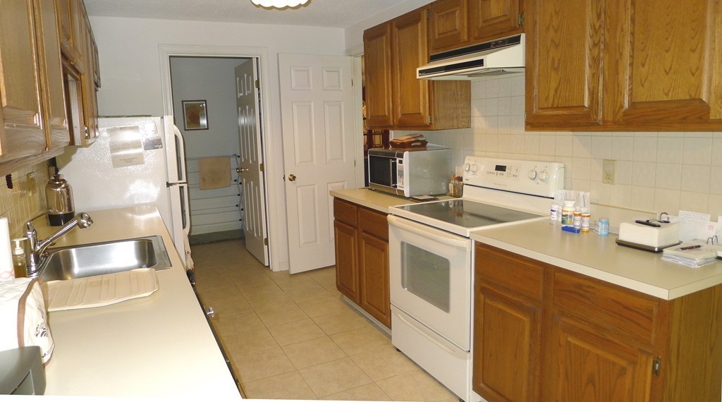 9 Ledgewood Way, Unit 6 Peabody, MA 01960 - Photo 14 of 30