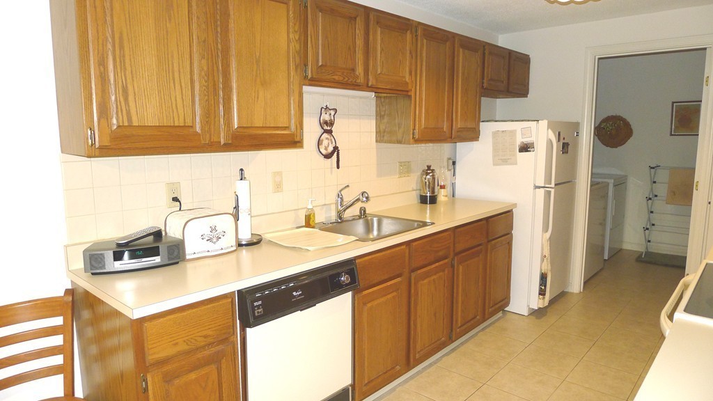 9 Ledgewood Way, Unit 6 Peabody, MA 01960 - Photo 15 of 30