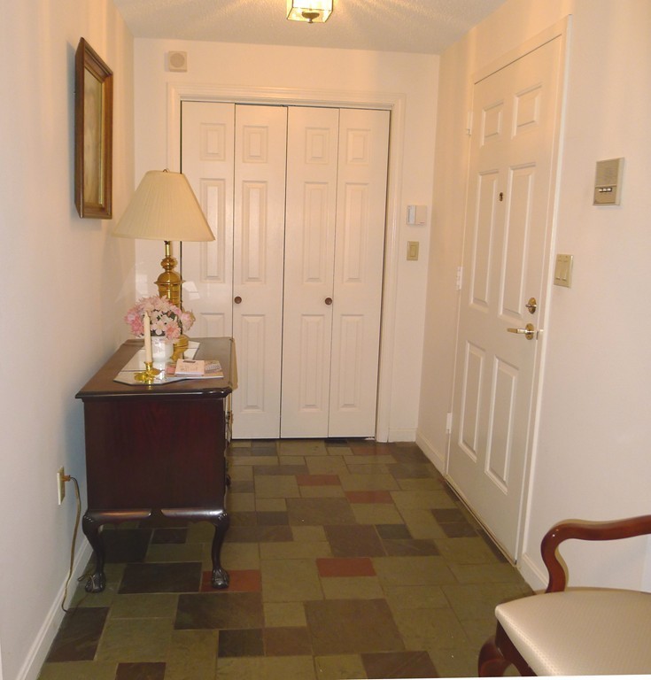 9 Ledgewood Way, Unit 6 Peabody, MA 01960 - Photo 4 of 30