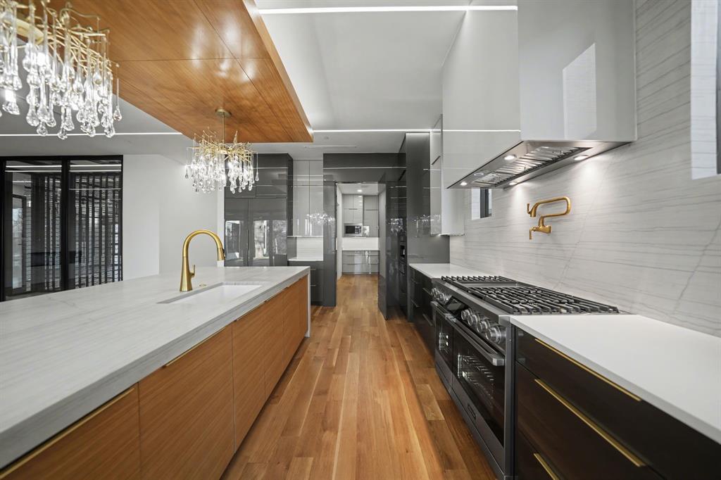 9457 Waterview Road Dallas, TX 75218 - Photo 8 of 38