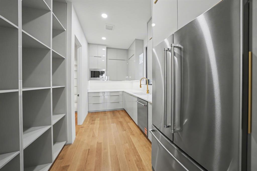 9457 Waterview Road Dallas, TX 75218 - Photo 9 of 38