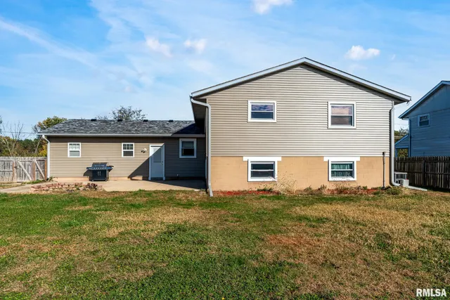 $265,000 | 4240 4th Avenue, East Moline, IL 61244