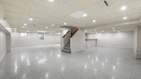 $1,250,000 | 3021 35th Street, Oak Brook, IL 60523