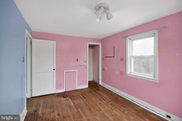 $180,000 | 71 South Harwood Avenue, Upper Darby, PA 19082