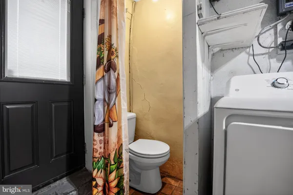 $180,000 | 71 South Harwood Avenue, Upper Darby, PA 19082
