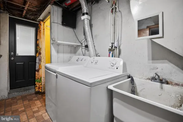 $180,000 | 71 South Harwood Avenue, Upper Darby, PA 19082