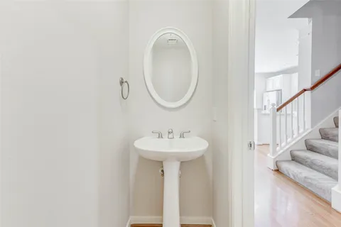 $485,000 | 30 Waugh Drive, Unit A, Houston, TX 77007