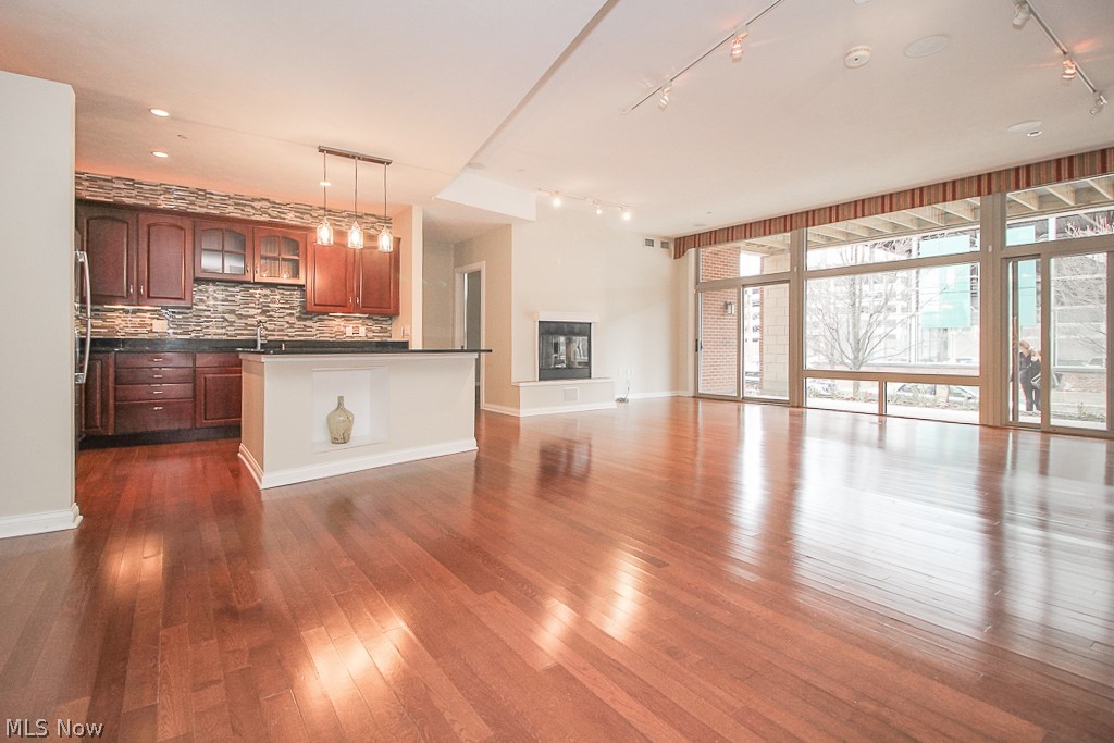 2079 Random Road, Unit 101 Cleveland, OH 44106 - Photo 6 of 26 Gallery Image 6