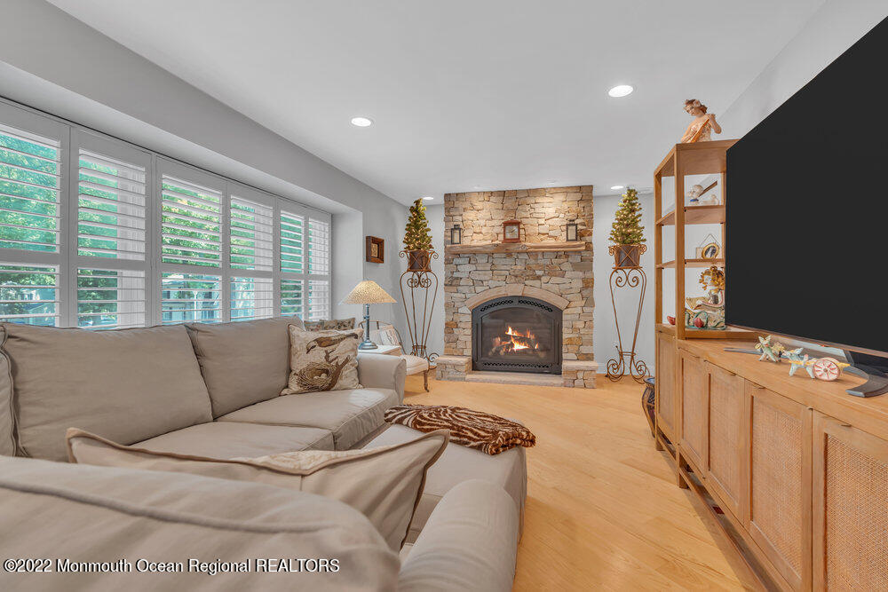 189 Lynch Road Middletown, NJ 07748 - Photo 1 of 52 014_dsc04239-1