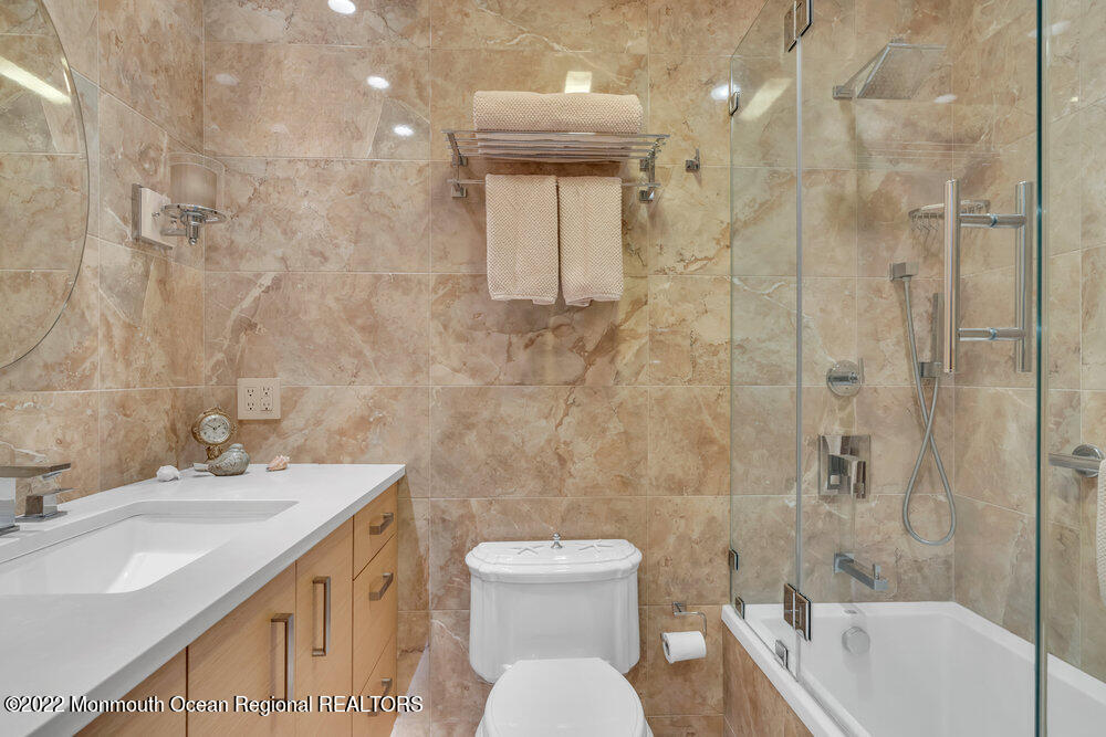 189 Lynch Road Middletown, NJ 07748 - Photo 5 of 52 039_dsc04319