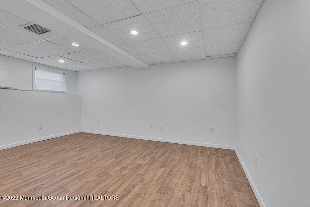 189 Lynch Road Middletown, NJ 07748 - Photo 10 of 52 035_dsc03187
