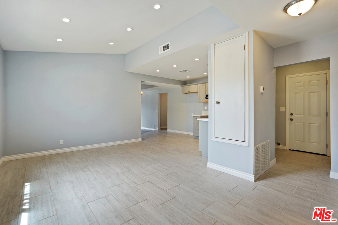 15624 Riverside Street Hesperia, CA 92345 - Photo 4 of 14 Gallery Image 4