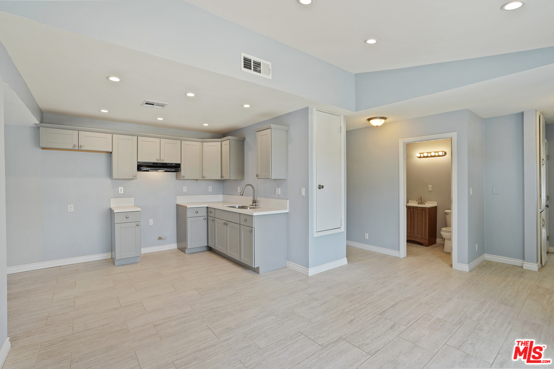 15624 Riverside Street Hesperia, CA 92345 - Photo 5 of 14 Gallery Image 5