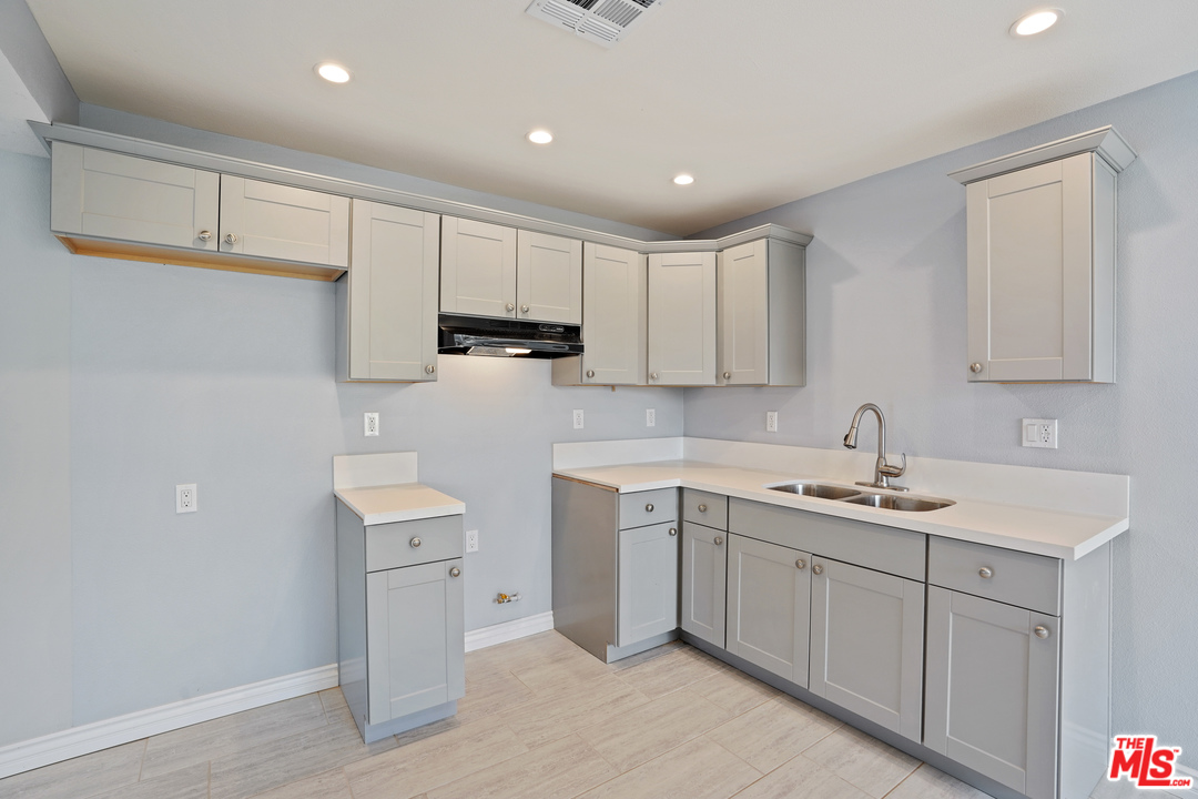 15624 Riverside Street Hesperia, CA 92345 - Photo 6 of 14 Gallery Image 6