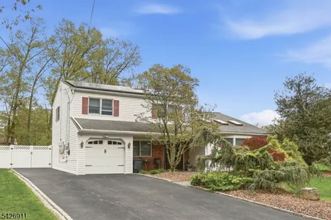 $729,000 | 4 Winfield Drive, Parsippany, NJ 07054