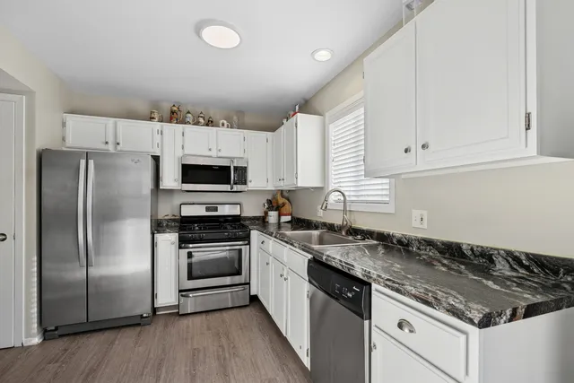 $225,000 | 1357 Sunrise Lane, Unit 1357, Gurnee, IL 60031