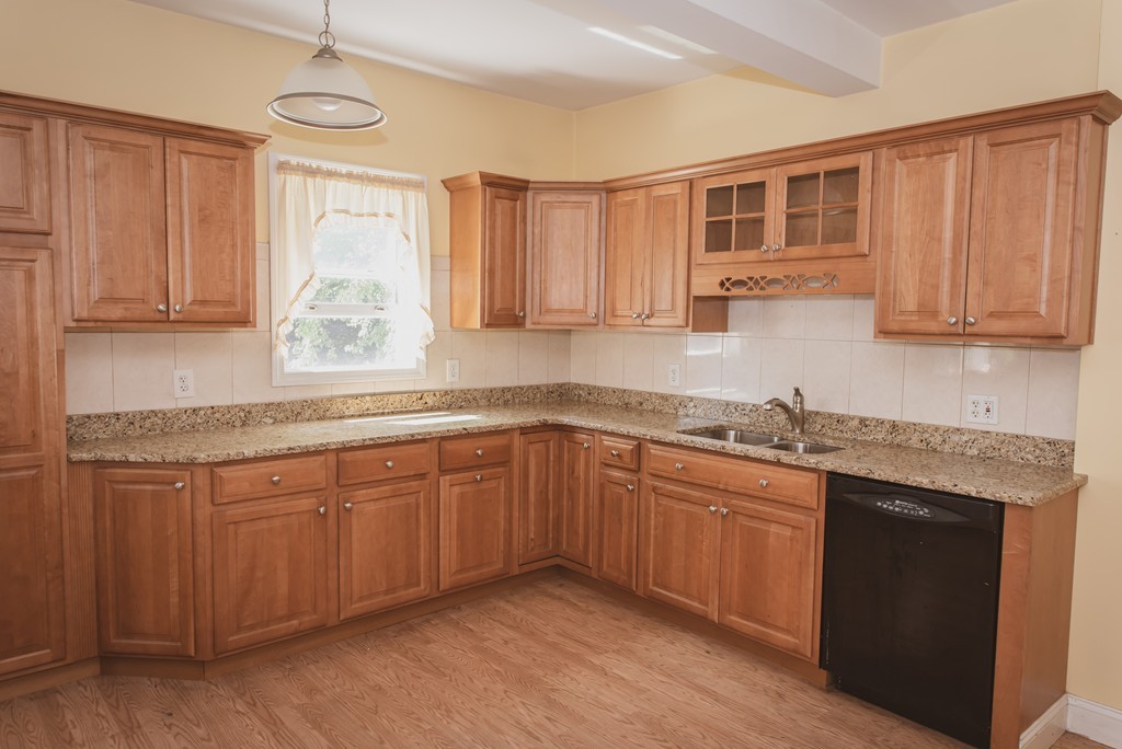 154 Hanover Street Fall River, MA 02720 - Photo 6 of 20 Gallery Image 6
