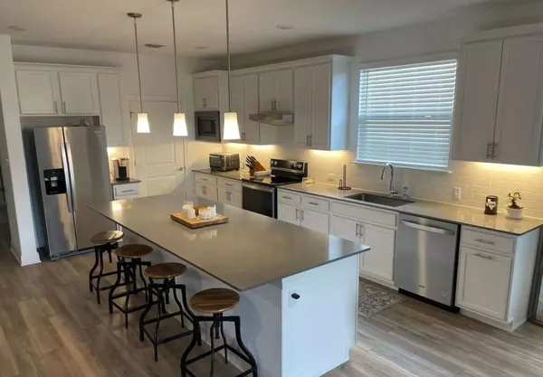 $2,495 | 145 Slenderleaf Drive, Marble Falls, TX 78654