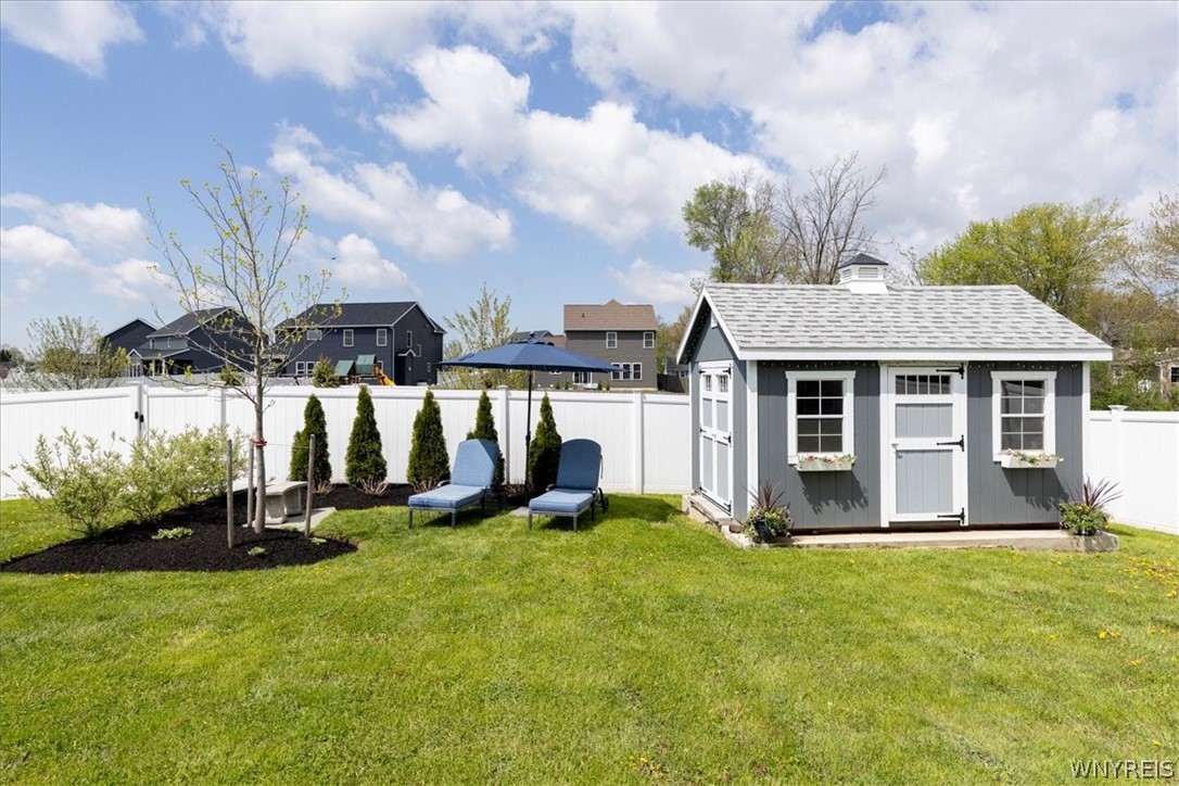 39 Partridge Walk Lancaster, NY 14086 - Photo 4 of 47 Strudi-built Heritage Model