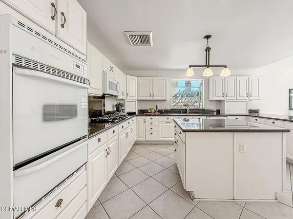 $1,169,000 | 3195 North Geronimo Avenue, Simi Valley, CA 93063