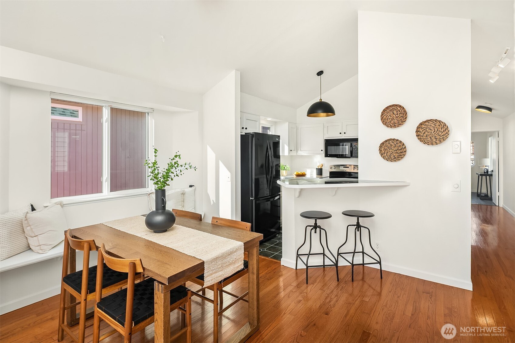 747 North 87th Street Seattle, WA 98103 - Photo 9 of 29