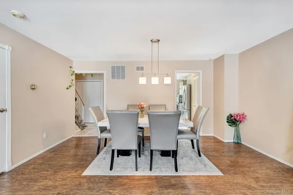 $899,000 | 11 Manors Drive, Jericho, NY 11753