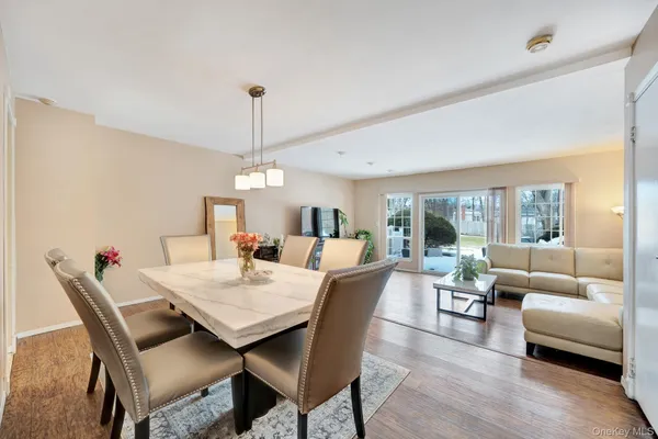 $899,000 | 11 Manors Drive, Jericho, NY 11753