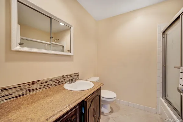 $899,000 | 11 Manors Drive, Jericho, NY 11753