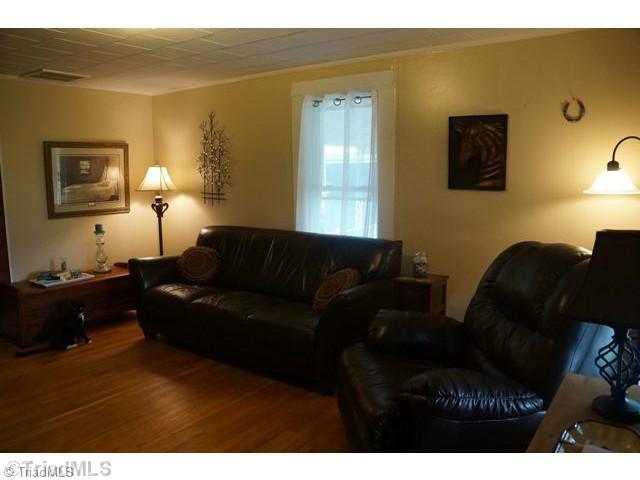 654 Ridge Road Mocksville, NC 27028 - Photo 6 of 16 Living Room.