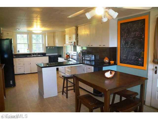 654 Ridge Road Mocksville, NC 27028 - Photo 7 of 16 Kitchen.
