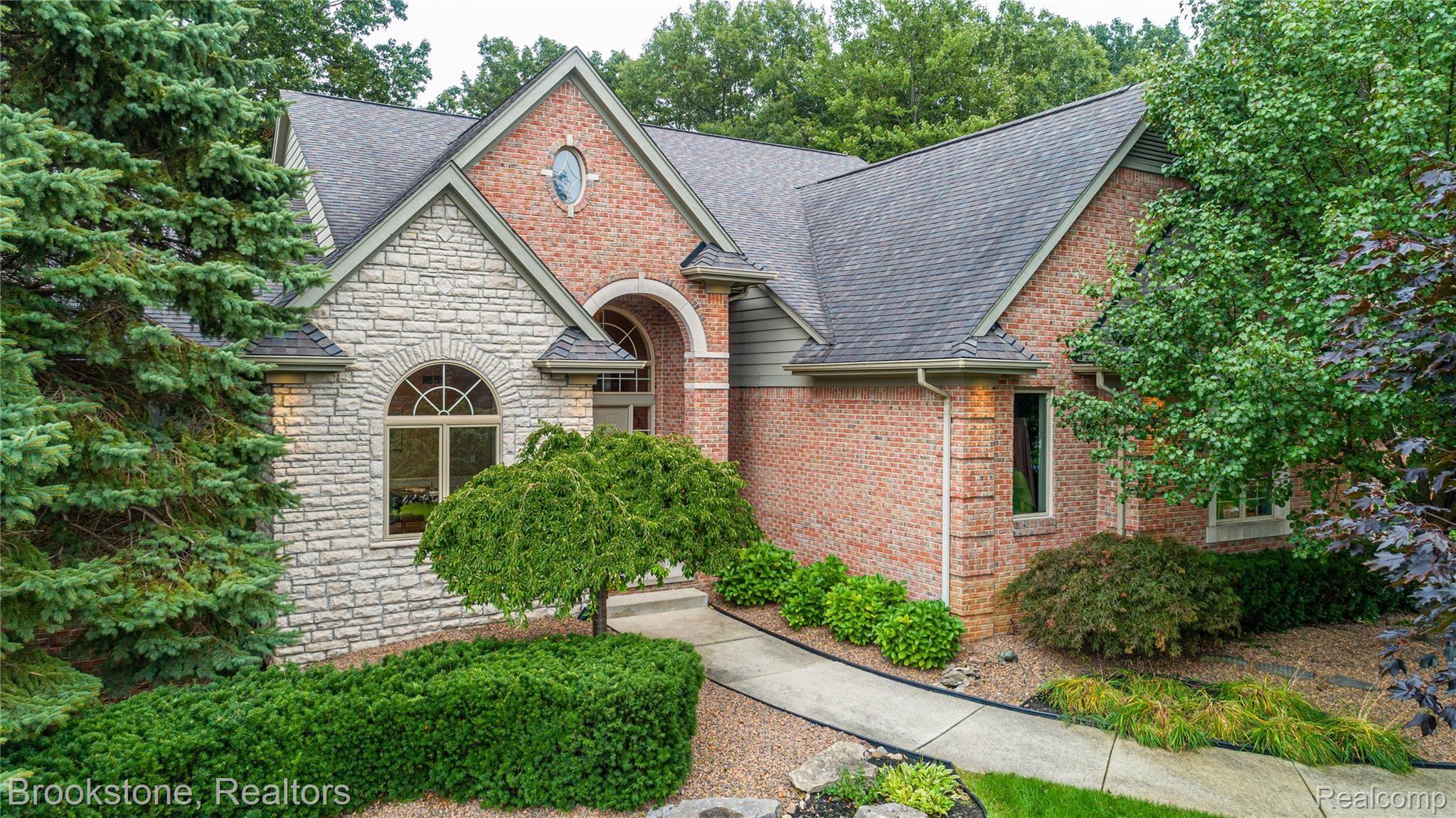 5625 Fox Ridge Drive Clarkston, MI 48348 - Photo 1 of 44 3.jpg