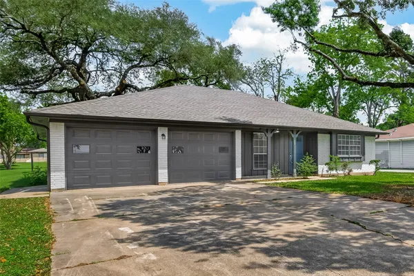 $1,850 | 1203 Bernard Avenue, Rosenberg, TX 77471