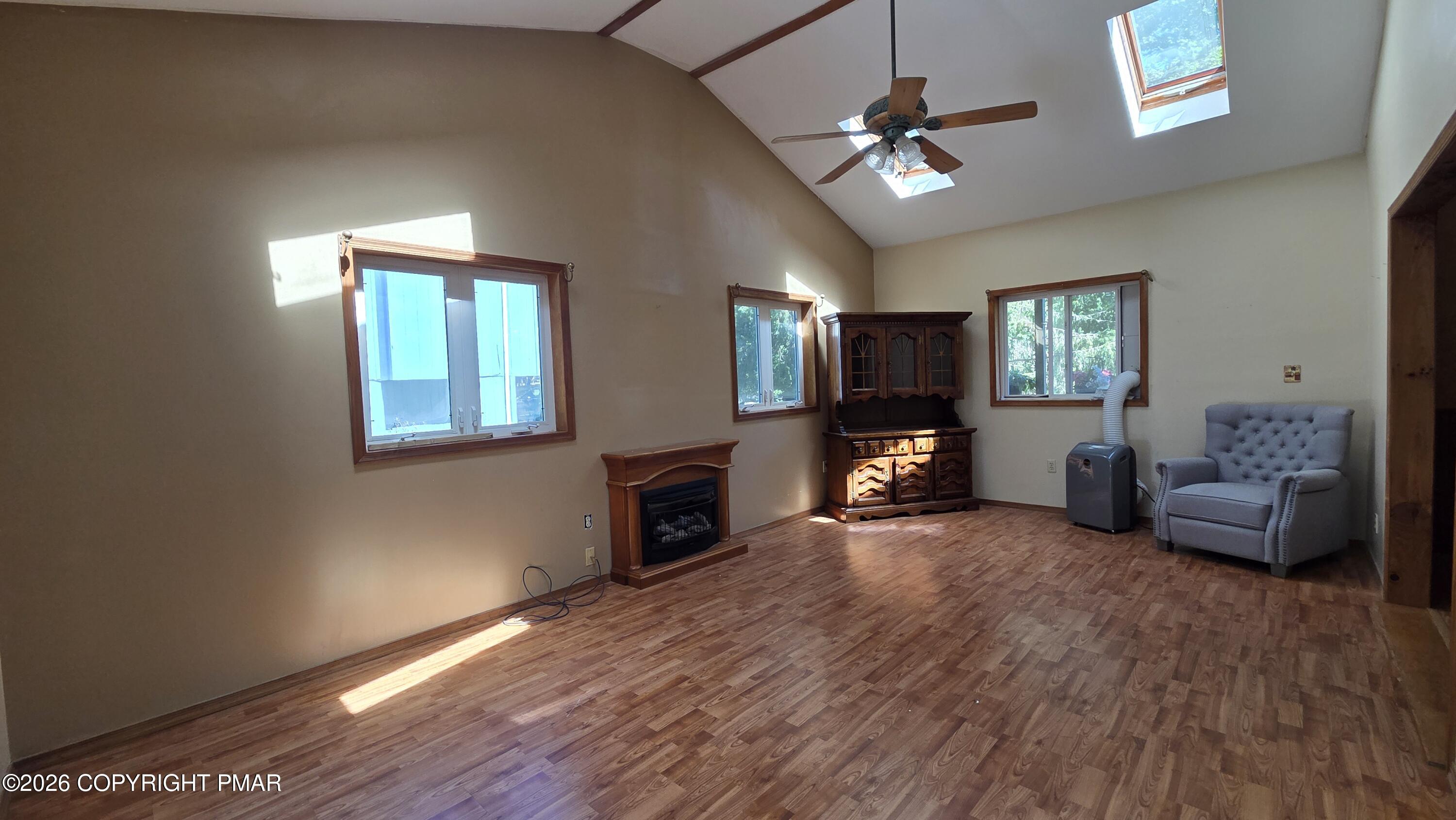 7531 Crest View Drive Tobyhanna, PA 18466 - Photo 6 of 45 Family room