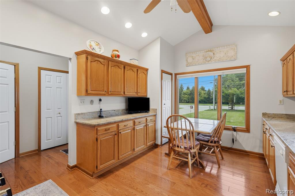 9210 Newburgh Road Livonia, MI 48150 - Photo 10 of 27