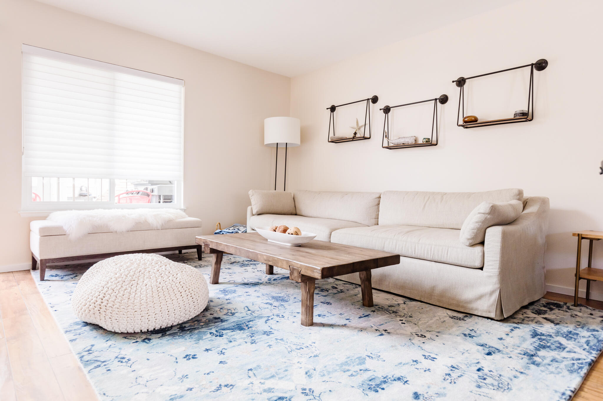 5455 8th Street, Unit 96 Carpinteria, CA 93013 - Photo 3 of 28 a living room with furniture and a wooden floor