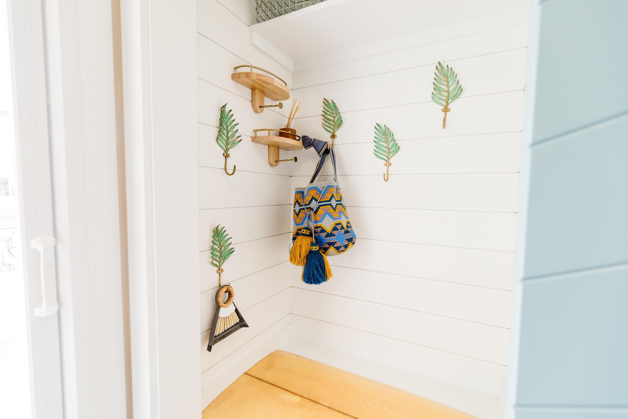 5455 8th Street, Unit 96 Carpinteria, CA 93013 - Photo 10 of 28 a bathroom with a sink and mirror
