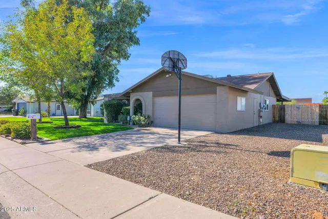 $420,000 | 17634 North 18th Drive, Phoenix, AZ 85023