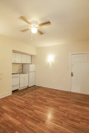 $1,000 | 6916 North Lakewood Avenue, Unit 409, Chicago, IL 60626