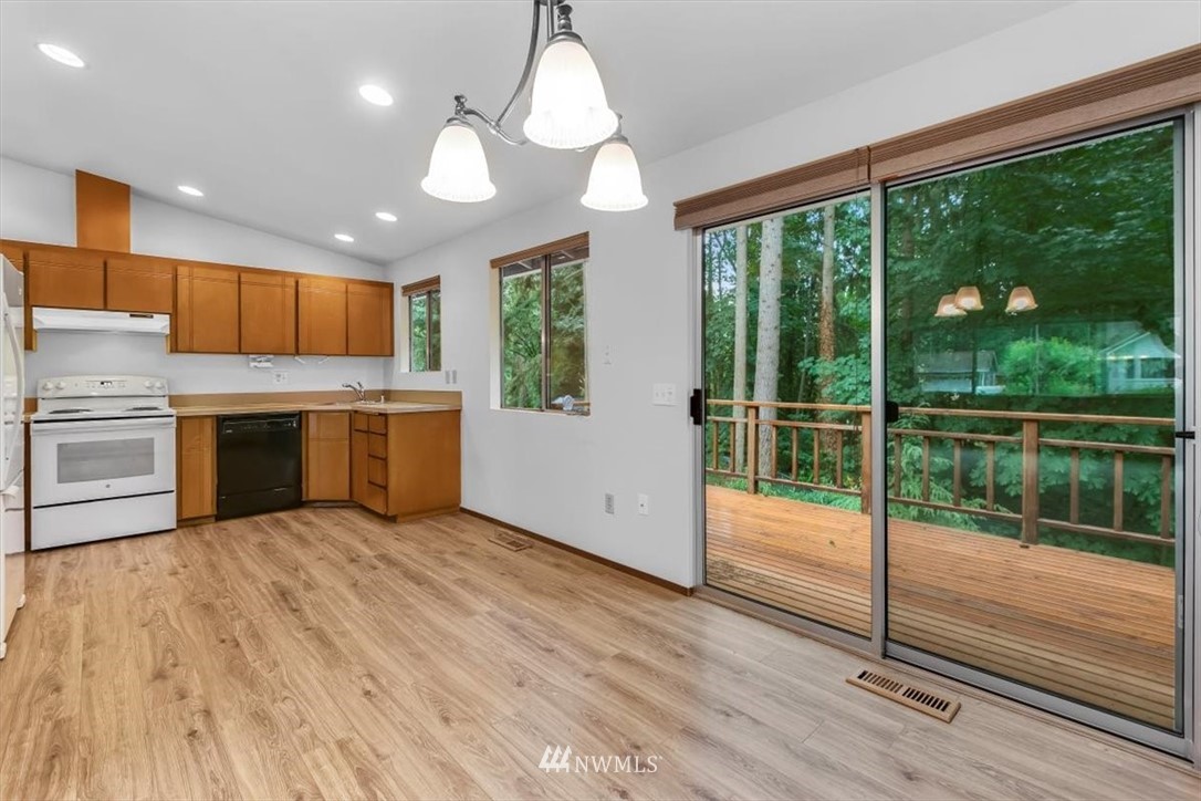 118 East Jonathan Road Bothell, WA 98012 - Photo 9 of 30