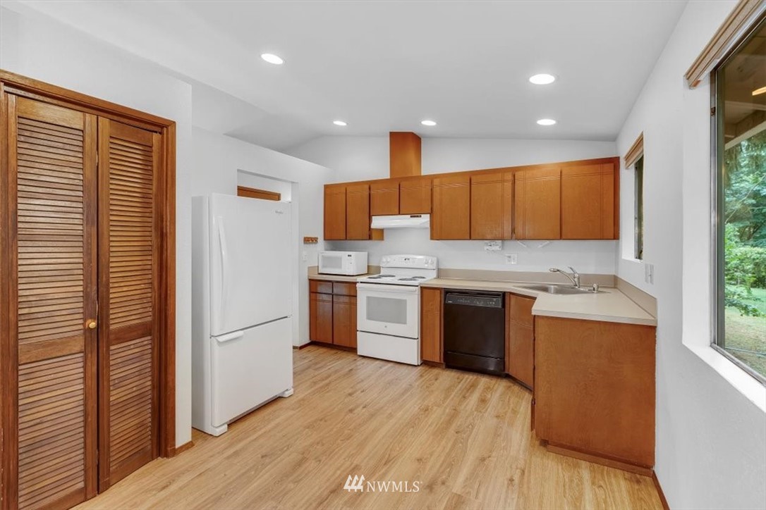 118 East Jonathan Road Bothell, WA 98012 - Photo 10 of 30