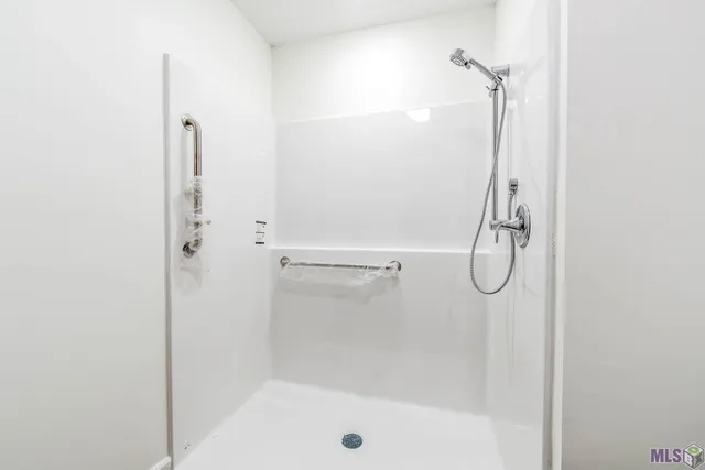 $89,000 | 1300 Lafourche Drive, Unit 101, Thibodaux, LA 70301