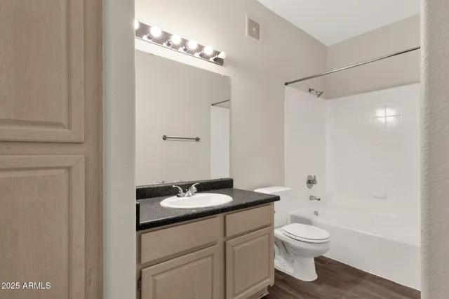 $289,900 | 13700 North Fountain Hills Boulevard, Unit 206, Fountain Hills, AZ 85268