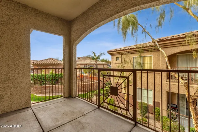 $289,900 | 13700 North Fountain Hills Boulevard, Unit 206, Fountain Hills, AZ 85268