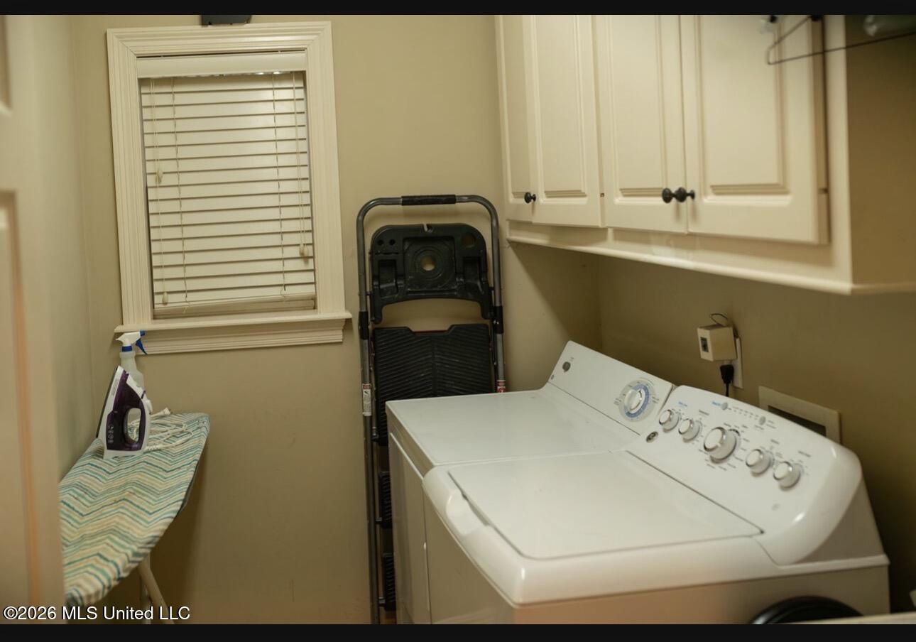 620 Turnberry Lane Ridgeland, MS 39157 - Photo 24 of 30 Laundry room