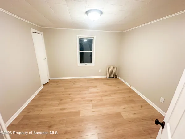 $1,600 | Undisclosed Address, Throop, PA 18512