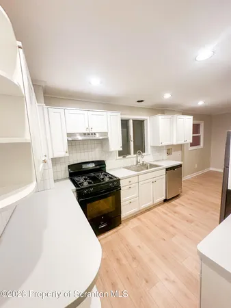 $1,600 | Undisclosed Address, Throop, PA 18512