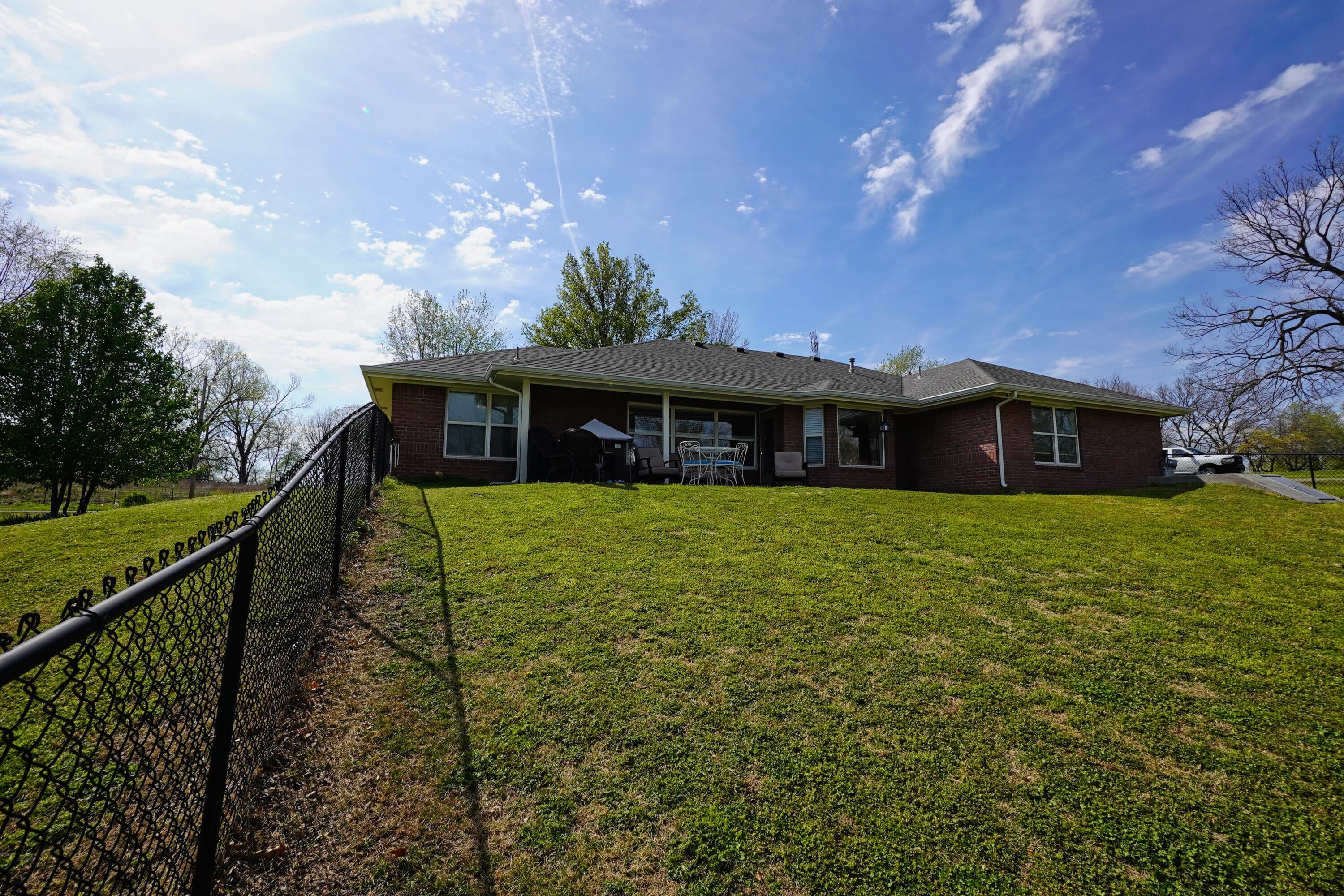 513 Quail Run Road Grove, OK 74344 - Photo 6 of 33 backyard