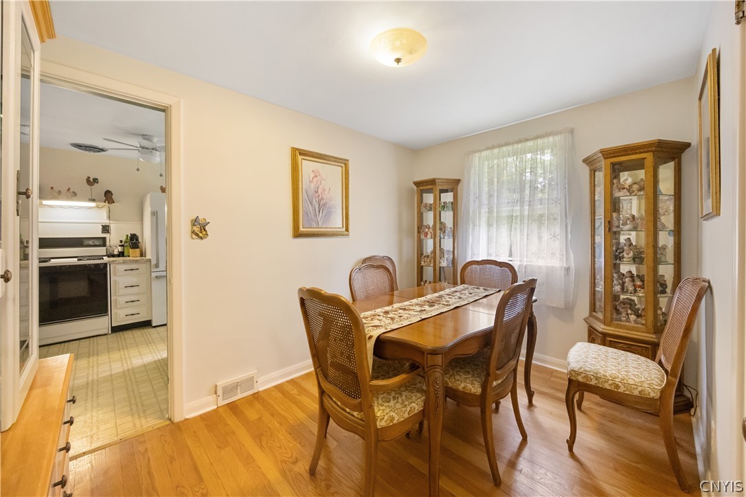 208 Harding Place Syracuse, NY 13205 - Photo 12 of 30